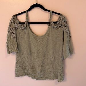 Womens size XL cold shoulder top